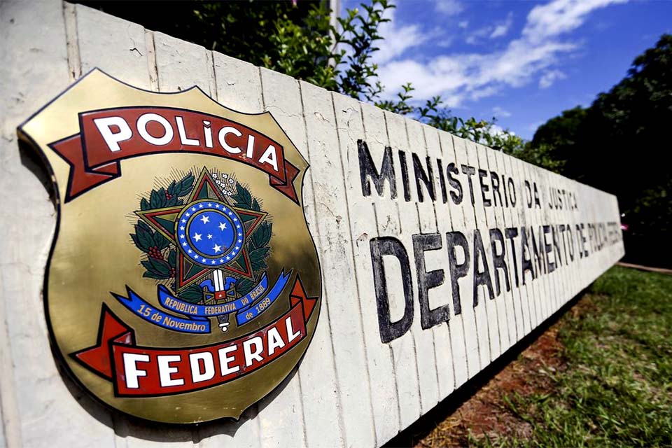 PF desarticula quadrilha de tráfico internacional de armas e drogas