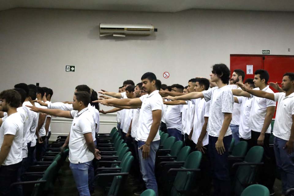 Jovens realizam Juramento à Bandeira em Pimenta Beuno e fortalecem seu compromisso cívico