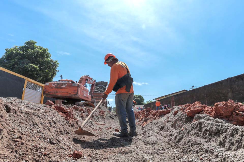 Prefeitura de Porto Velho mantém mais de 30 frentes de trabalho com obras em execução; Prefeito esteve vistoriando as obras 