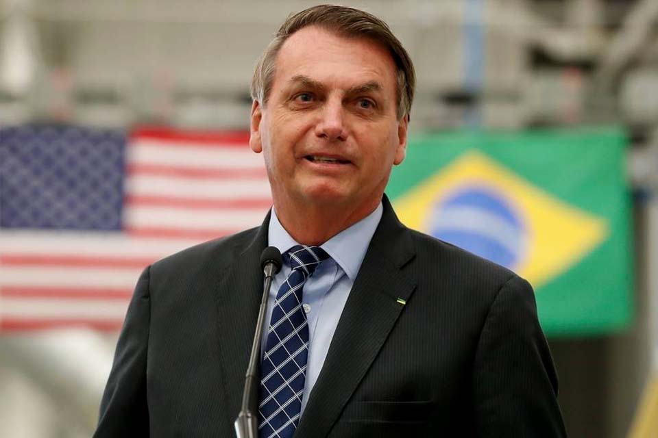 Bolsonaro diz em rede social que seu exame de coronavírus deu negativo