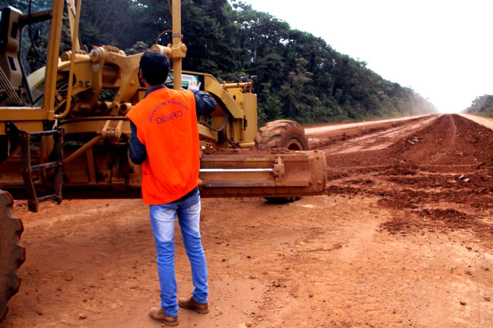 Governo de Rondônia avança na recuperação das estradas do Belmont e Expresso Porto e dá continuidade em outras frentes de trabalho