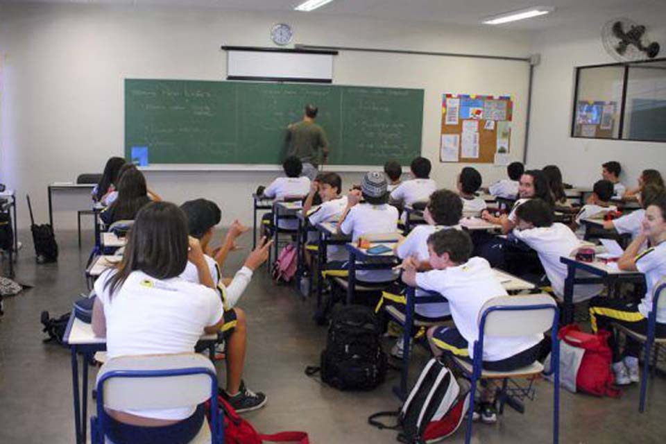 Denúncias dos trabalhadores lotados em escolas de tempo integral seguem sem providências pela Seduc 