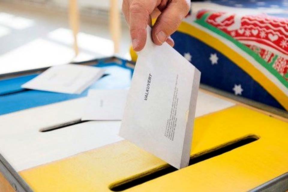 Suécia tem eleição acirrada, indicam resultados preliminares