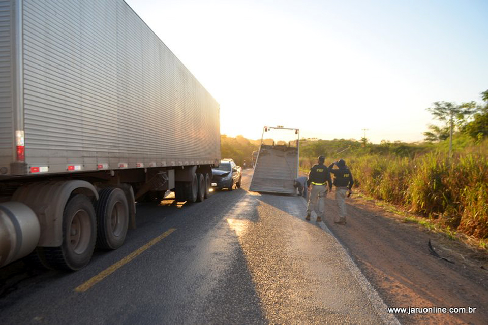 Engavetamento na BR 364 gera grande congestionamento