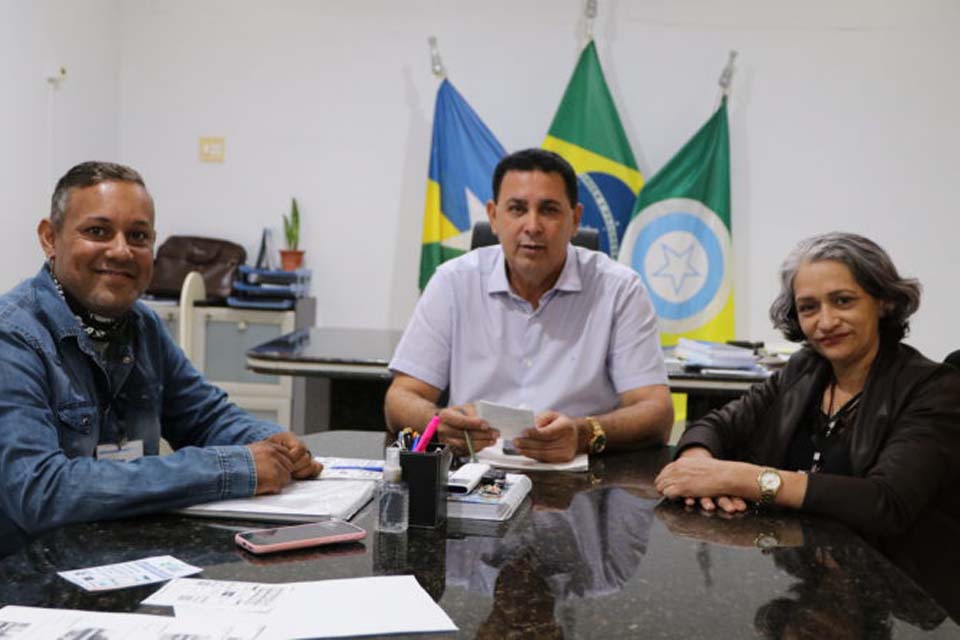 Prefeito Aldo Júlio recebe equipe do Escritório do Sistema Nacional de Emprego no município