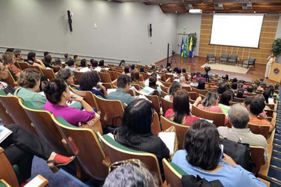 Gestores educacionais de Vilhena participaram do seminário de educação na capital do Estado