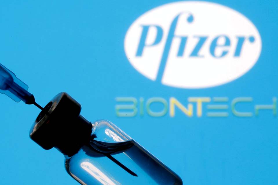 Em condições favoráveis, vacina da Pfizer tem validade de 60 dias