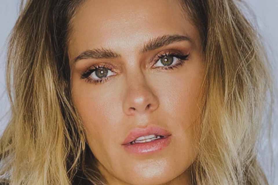 Carolina Dieckmann fala sobre críticas nas redes: “Sempre muito aberta ao diálogo”