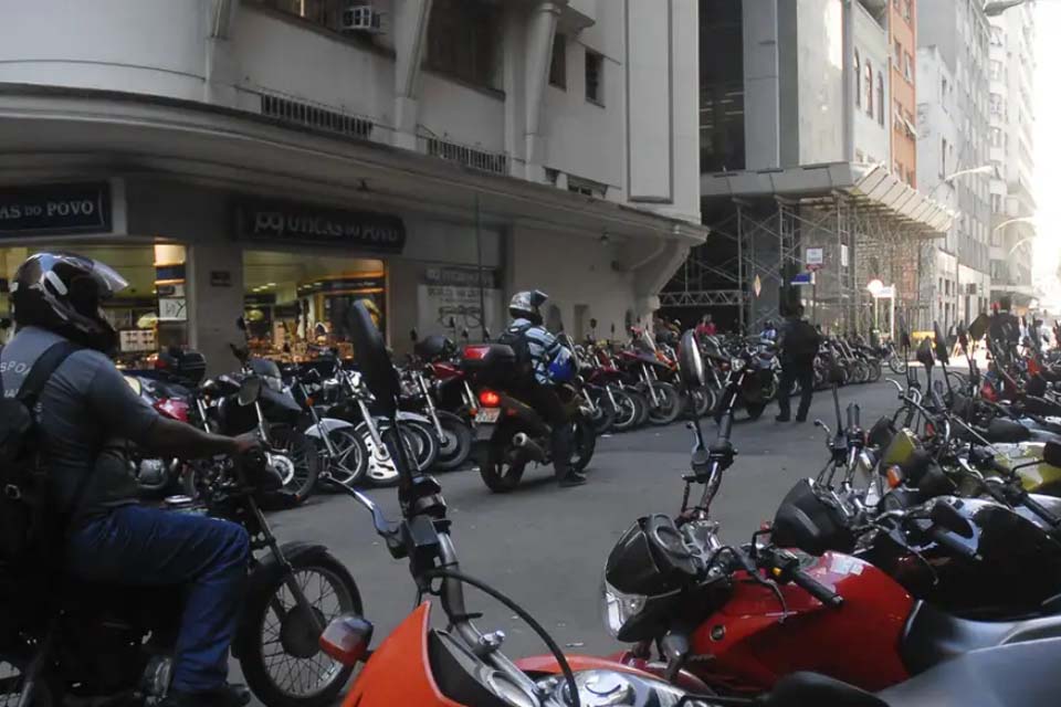 Mais da metade dos proprietários de motocicleta não tem habilitação