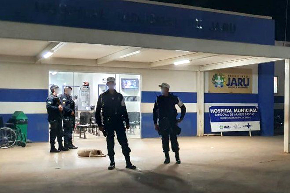 Homem alucinado invade hospital e causa pnico entre pacientes e servidores