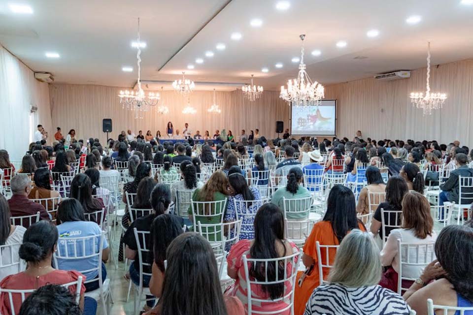 Prefeitura de Jaru recepciona professores da Rede municipal de ensino para o ano letivo de 2025