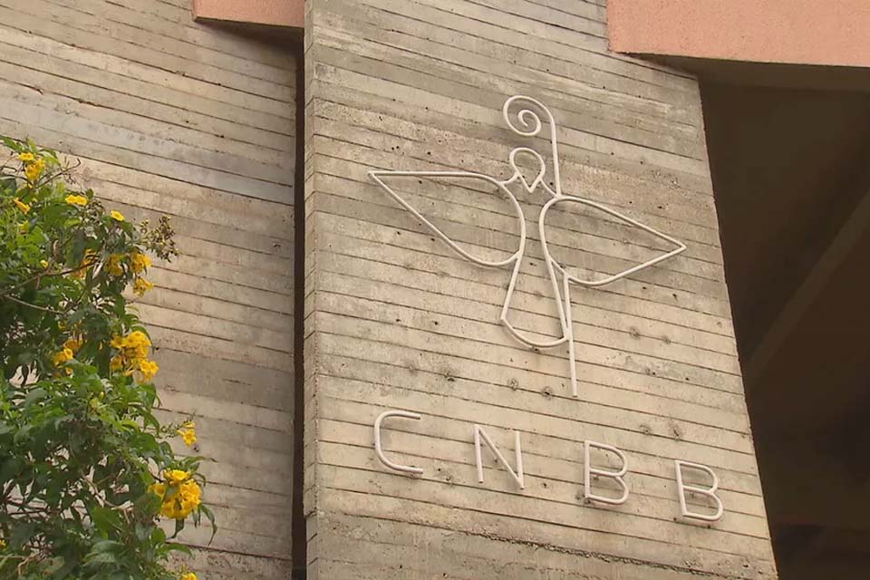 CNBB divulga nota lamentando 'exploração da fé e da religião' na campanha do 2º turno