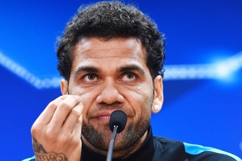 Justiça espanhola aceita denúncia contra Dani Alves por suposto assédio sexual