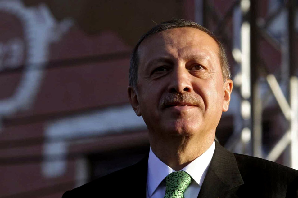 Erdogan acusa autoridades egípcias pela morte de ex-presidente Morsi