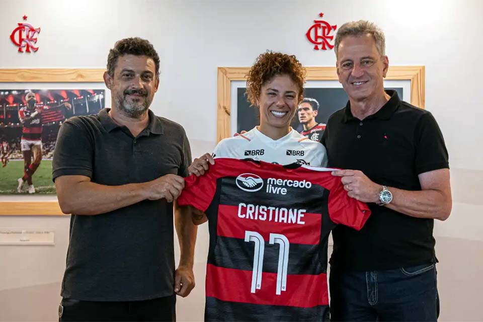 Flamengo anuncia a atacante Cristiane para o futebol feminino