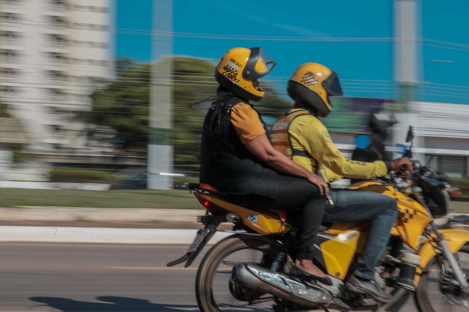 Transporte remunerado de passageiros por aplicativos em motocicletas não está autorizado em Porto Velho