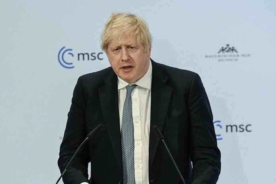 Boris Johnson afirma que 'há grande perigo para o mundo' se houver invasão na Ucrânia