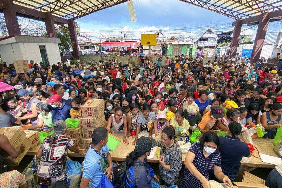 Filipinas fazem apelo por ajuda humanitária após passagem do tufão Rai