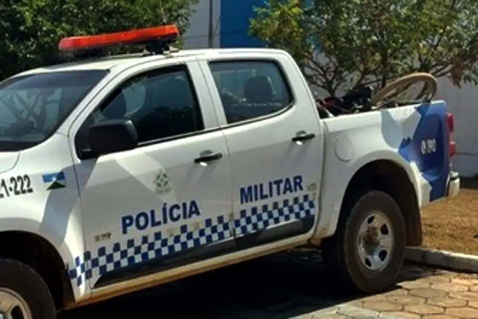 Mulher é atacada com chutes, socos e cadeiradas em Seringueiras