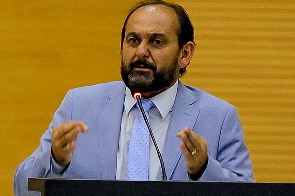 Deputado Estadual Laerte repudia retirada de maquinários que recuperavam trecho da Rodovia 470