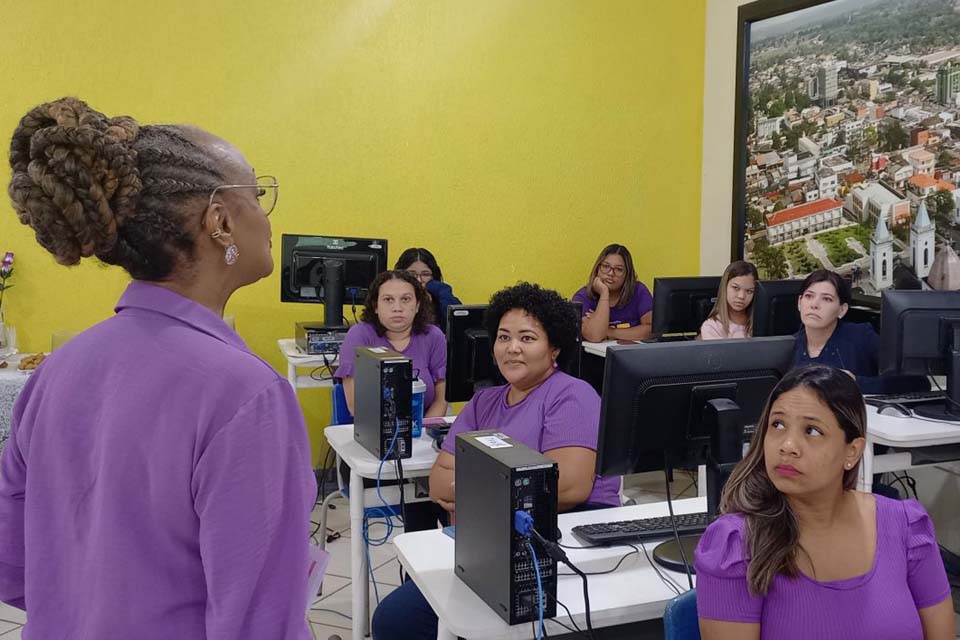 Servidores municipais participam de palestra sobre enfrentamento da violência contra a mulher