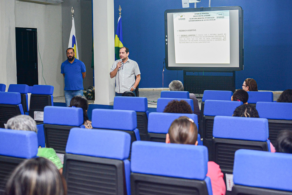 Diretores e vice-diretores participam de formação de Gestores Escolares