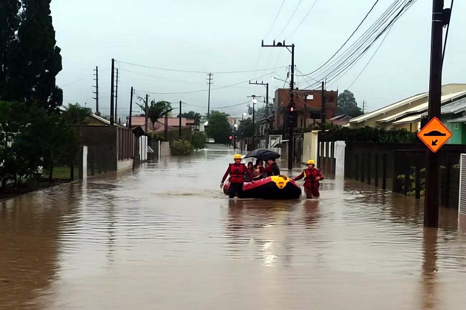 Santa Catarina tem 132 cidades atingidas por fortes chuvas