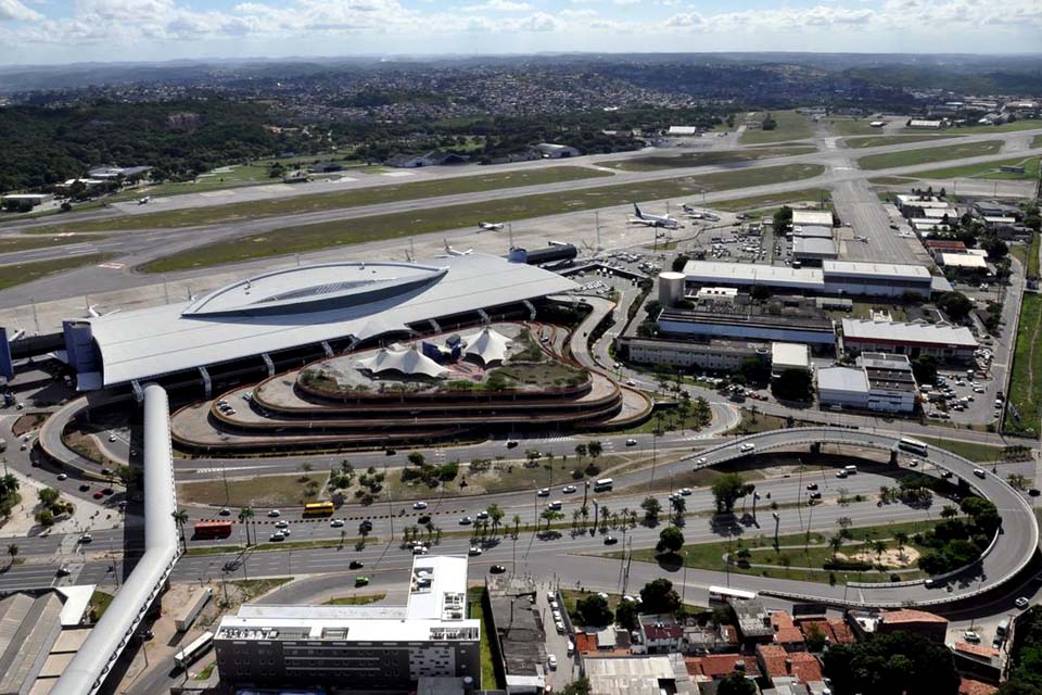 Avião que buscará vacinas na Índia parte amanhã à noite do Recife