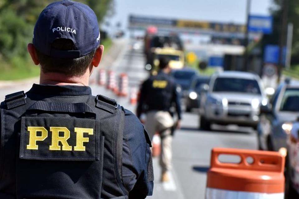 Rodovias federais não tinham mais bloqueios no fim da manhã, diz PRF