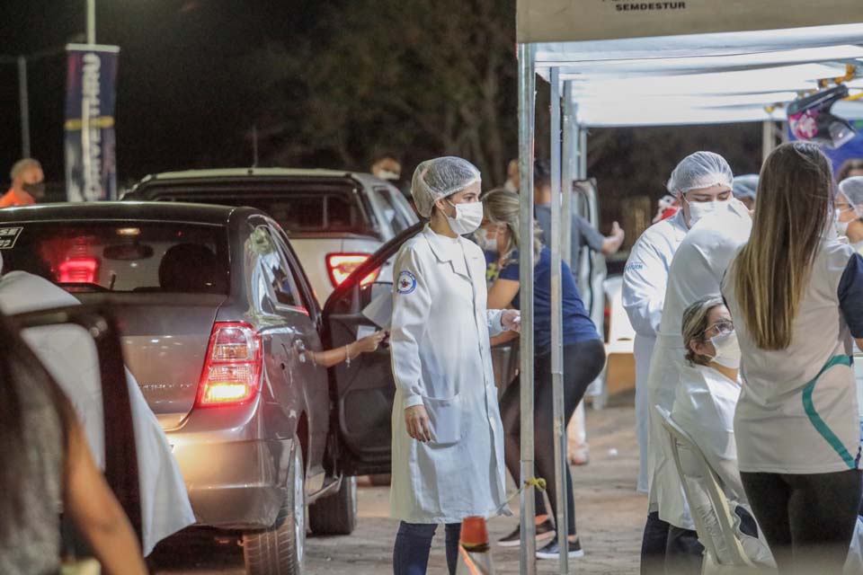 10ª edição do drive-thru vacina público acima de 19 anos em Porto Velho