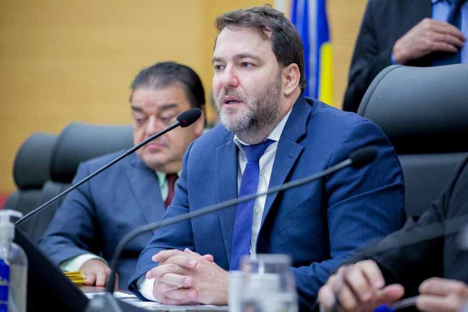 Presidente da Assembleia Legislativa Alex Redano anuncia reunião entre direção do Hospital do Amor e a Sesau