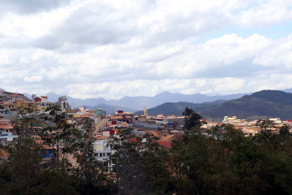 Comunidade em Mariana toma forma, mas se distancia do aspecto rural