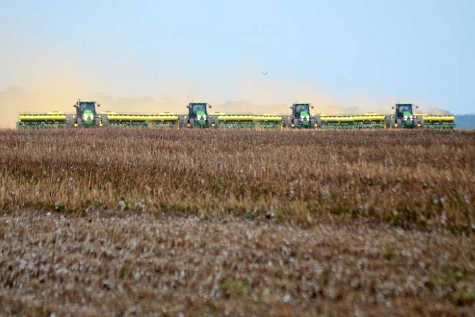 Maior safra de soja do mundo é lançada com autoridades municipais, estaduais e nacionais