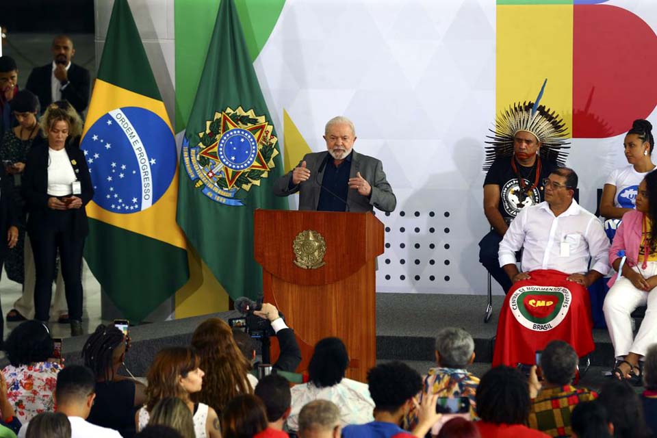 Presidente assina decreto que cria o Conselho de Participação Social