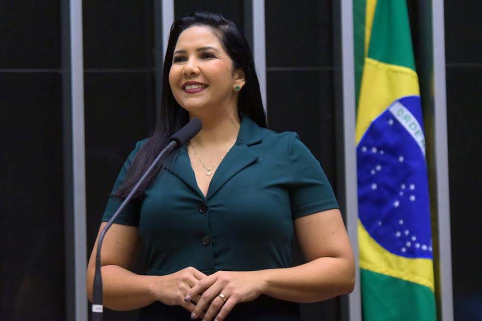 Deputada Cristiane Lopes Celebra A Transposição de mais 58 servidores do ex-território de Rondônia ao Quadro Federal