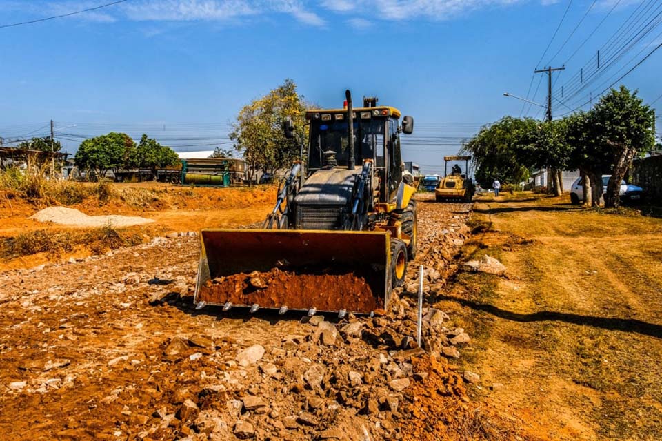 Prefeitura prepara base de ruas em ruas do 1º Distrito