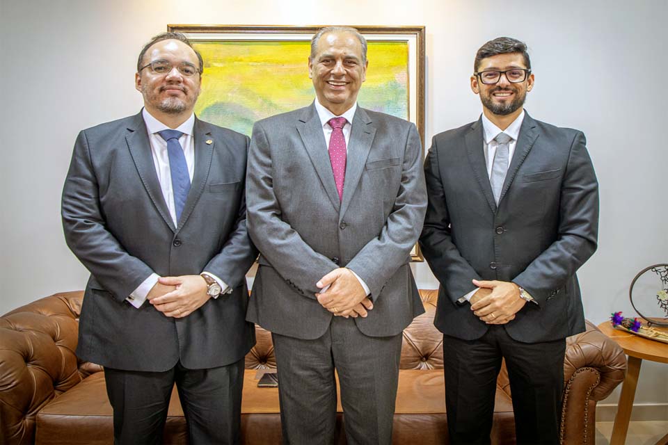 Presidente do Tribunal de Justiça de Rondônia recebe visita do novo procurador-geral do Estado