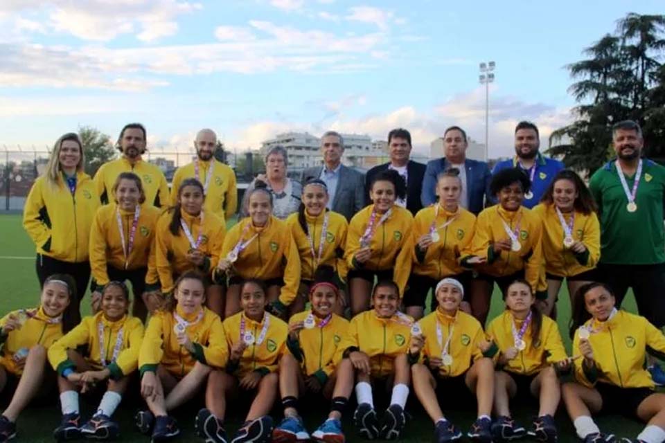 Rondoniense retorna da Sérvia com título no futebol feminino pela Seleção Brasileira de Desporto Escolar