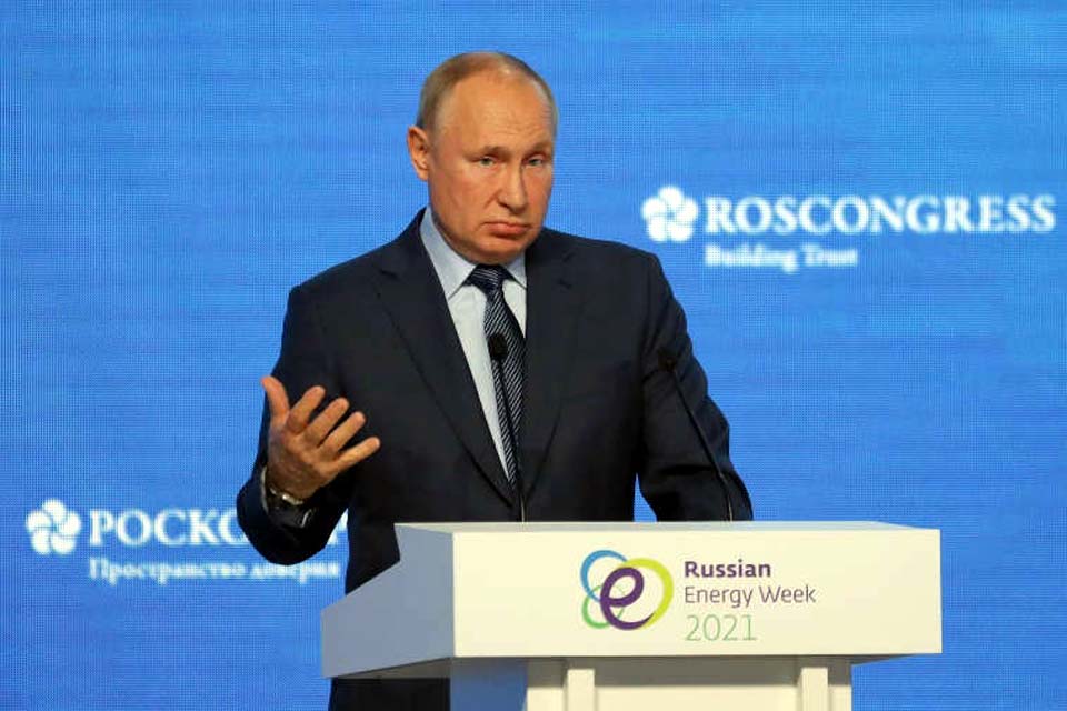 Putin afirma que Rússia está disposta a aumentar exportações de gás para a Europa