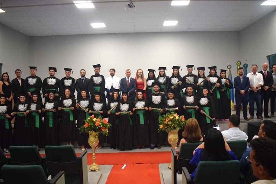 Campus Jaru realiza cerimônia de colação de grau da primeira turma do Curso de Medicina Veterinária