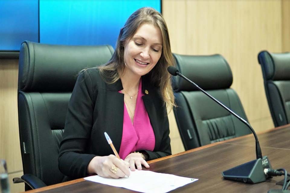 Lebrinha ressalta compromisso do governo com a educação indígena e comemora avanços