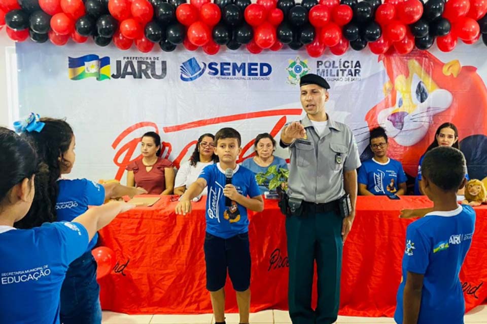 Prefeitura e Polícia Militar realizam formatura do Proerd na Escola Maria Gomes