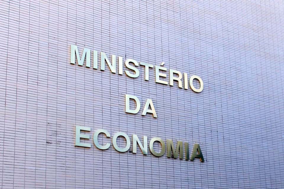 Governo reduz IPI de produtos fabricados no Brasil