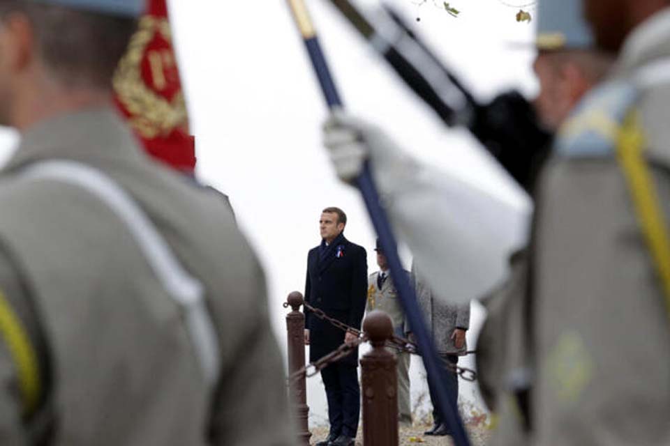 Militantes de extrema direita começam a ser julgados por projeto de assassinato de Macron