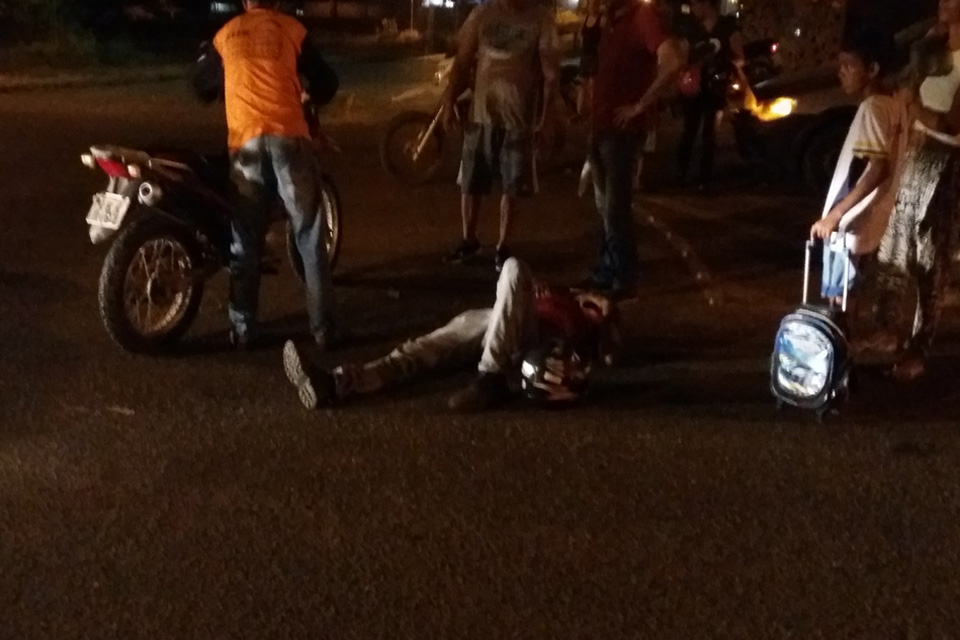 Colisão entre motos deixa duas pessoas feridas em Ji-Paraná