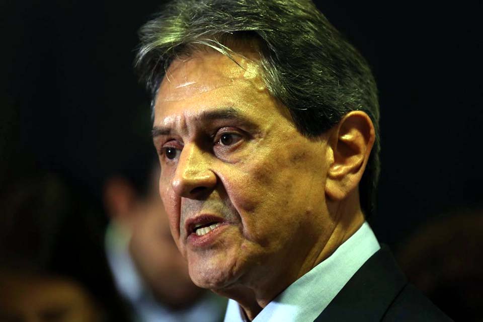 Polícia Federal prende ex-deputado Roberto Jefferson