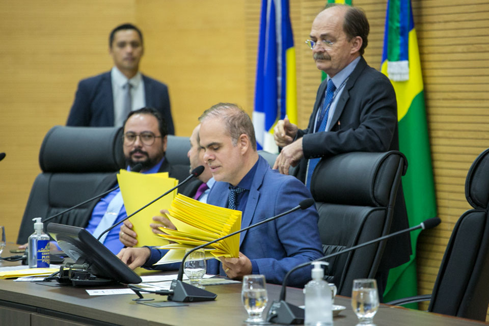 Assembleia Legislativa de Rondônia aprova 22 projetos de lei e rejeita vetos do Poder Executivo