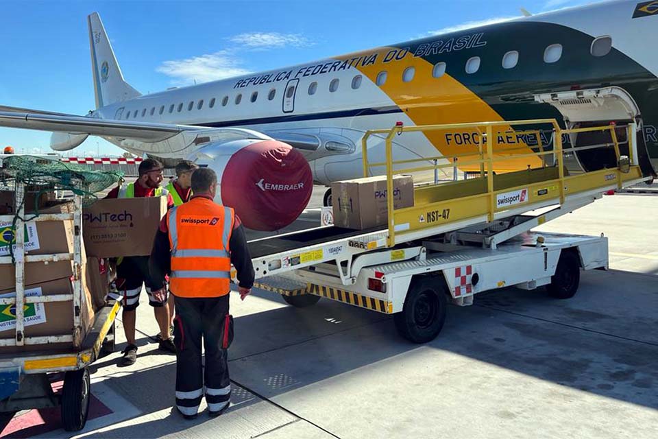 Avião que trará brasileiros de Gaza decola hoje com destino ao Egito