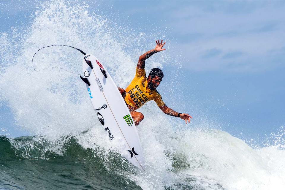 Surfe: Filipe Toledo é vice-campeão na etapa de El Salvador