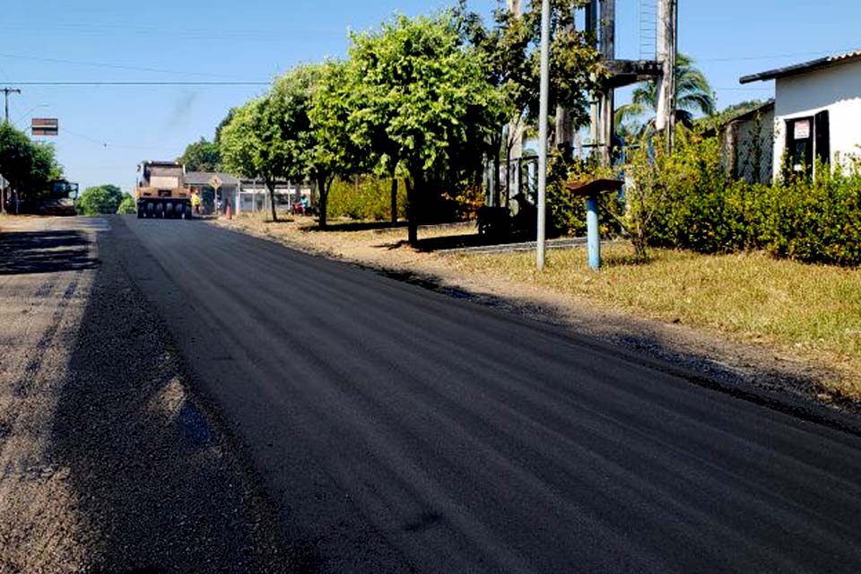 Município recebe asfalto no perímetro urbano e manutenção na Rodovia 464